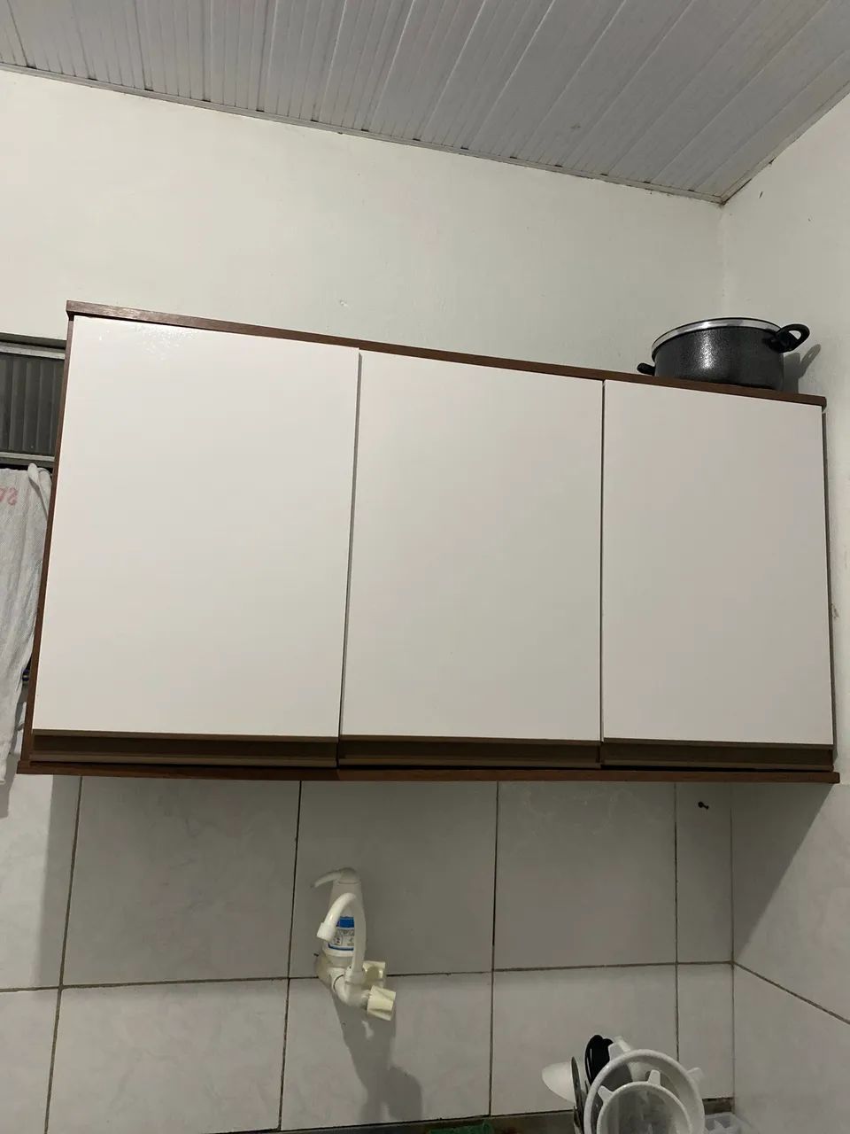 Vende-se armário 2 compartimentos 