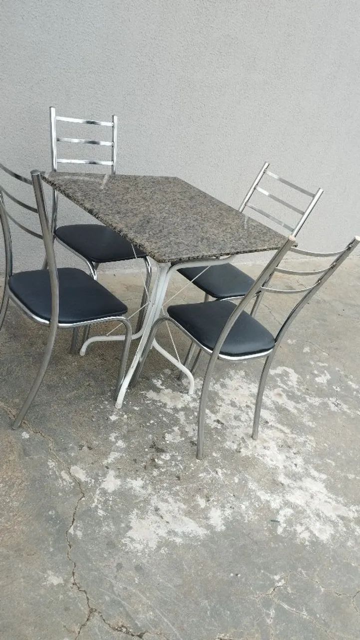 Mesa com 4 cadeiras  - Foto 2
