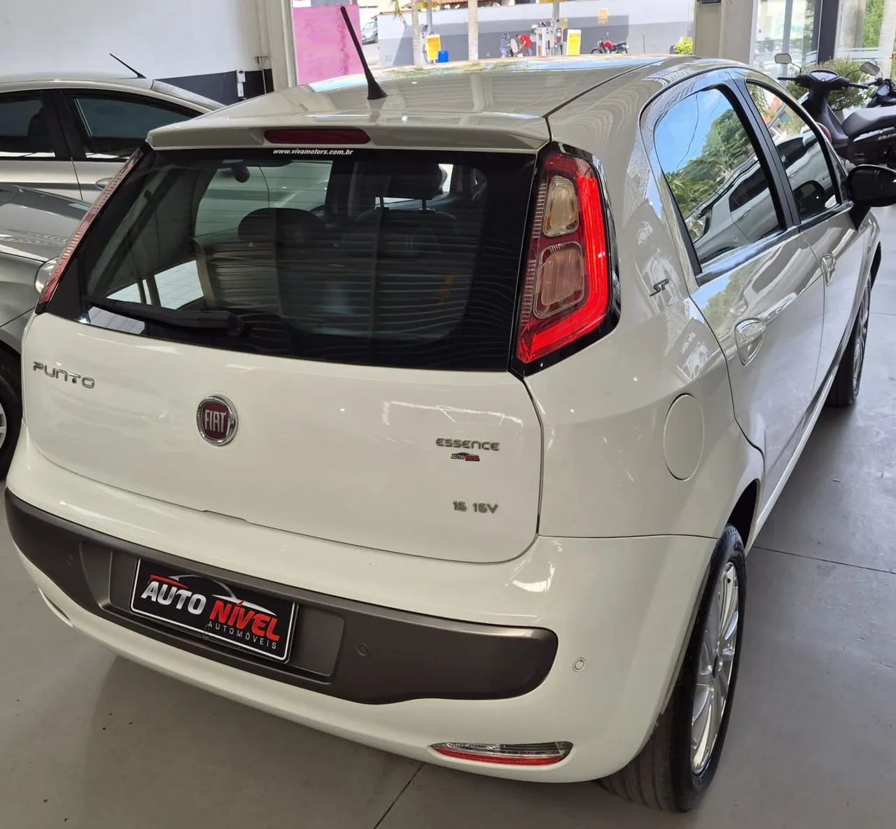 Fiat Punto Essence SP 1.6 Flex 16V 5P 2016 - Foto 4