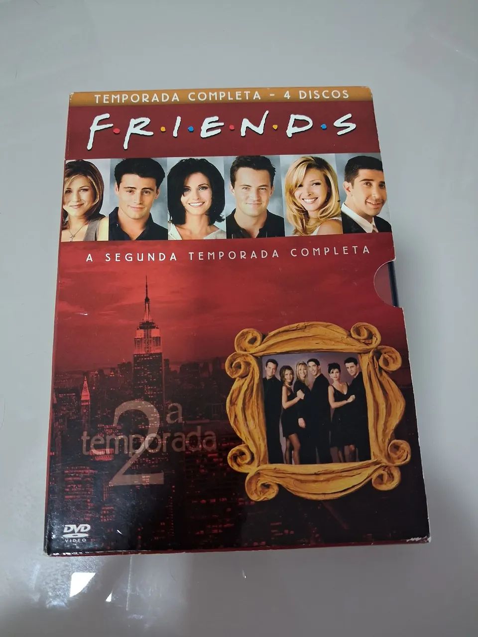 Box com 4 DVDs da segunda temporada Friends