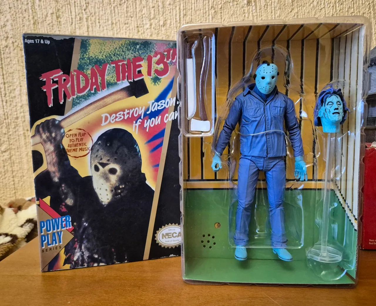 Jason retro NECA Friday the 13th completo com caixa funcionando! - Foto 5