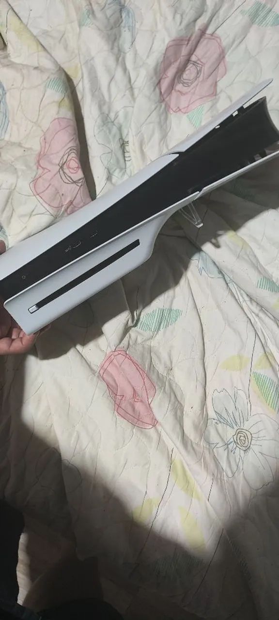 Ps5 com leitor jogos e 2 controles - Foto 2