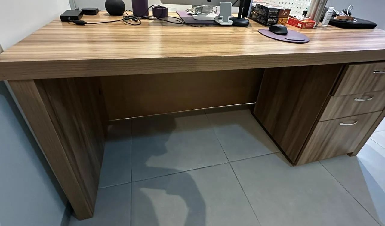 Mesa de trabalho 65713028484482122