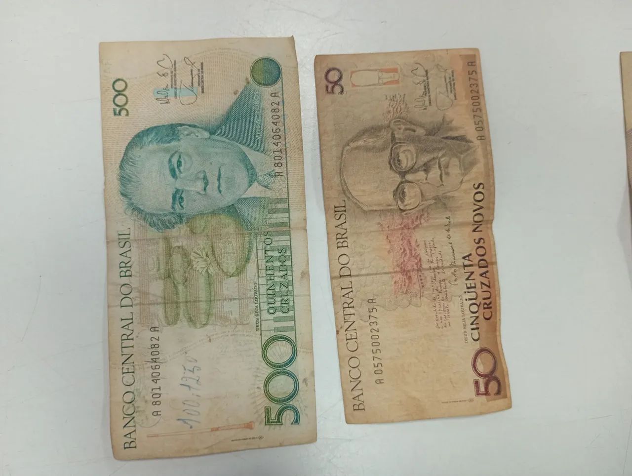 Cédulas antigas de dinheiro brasileiro 