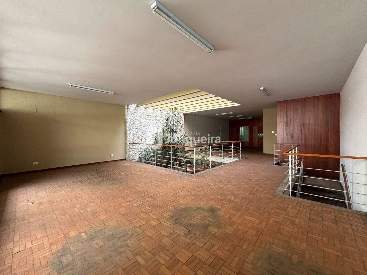 Casa à venda, 4 quartos, 1 suíte, 2 vagas, Centro - Piracicaba/SP