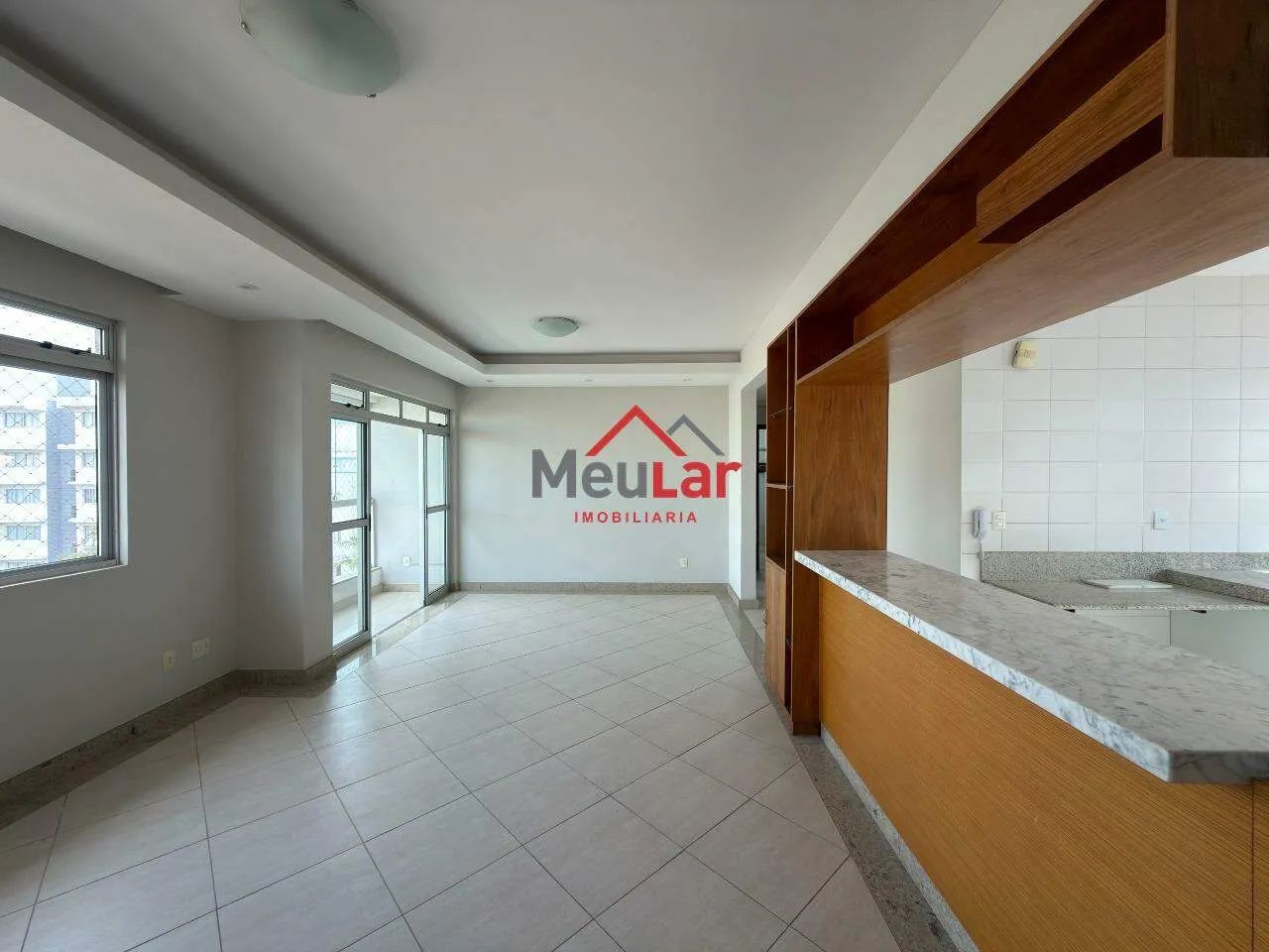 APARTAMENTO 3 QUARTOS COM SUÍTE, AMPLO E EXCELENTE LOCALIZAÇÃO NO CASTELO