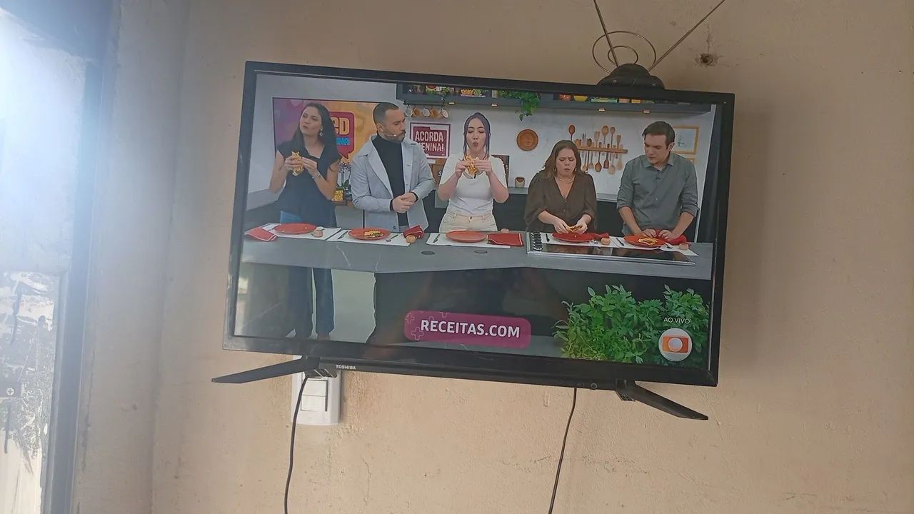 Vendo televisão 