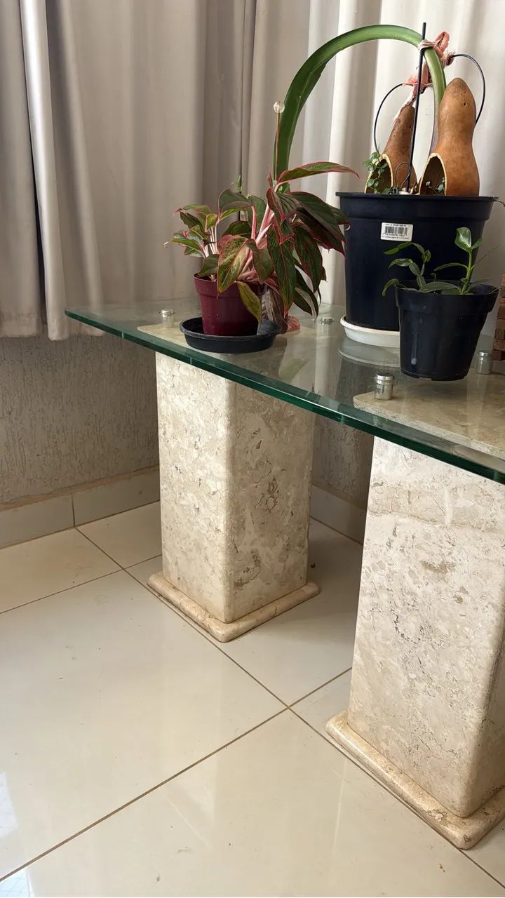 Mesa de centro mármore e vidro 
