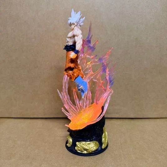GOKU COM BASE LED INSTINTO SUPERIOR ACTION FIGURE - Foto 3