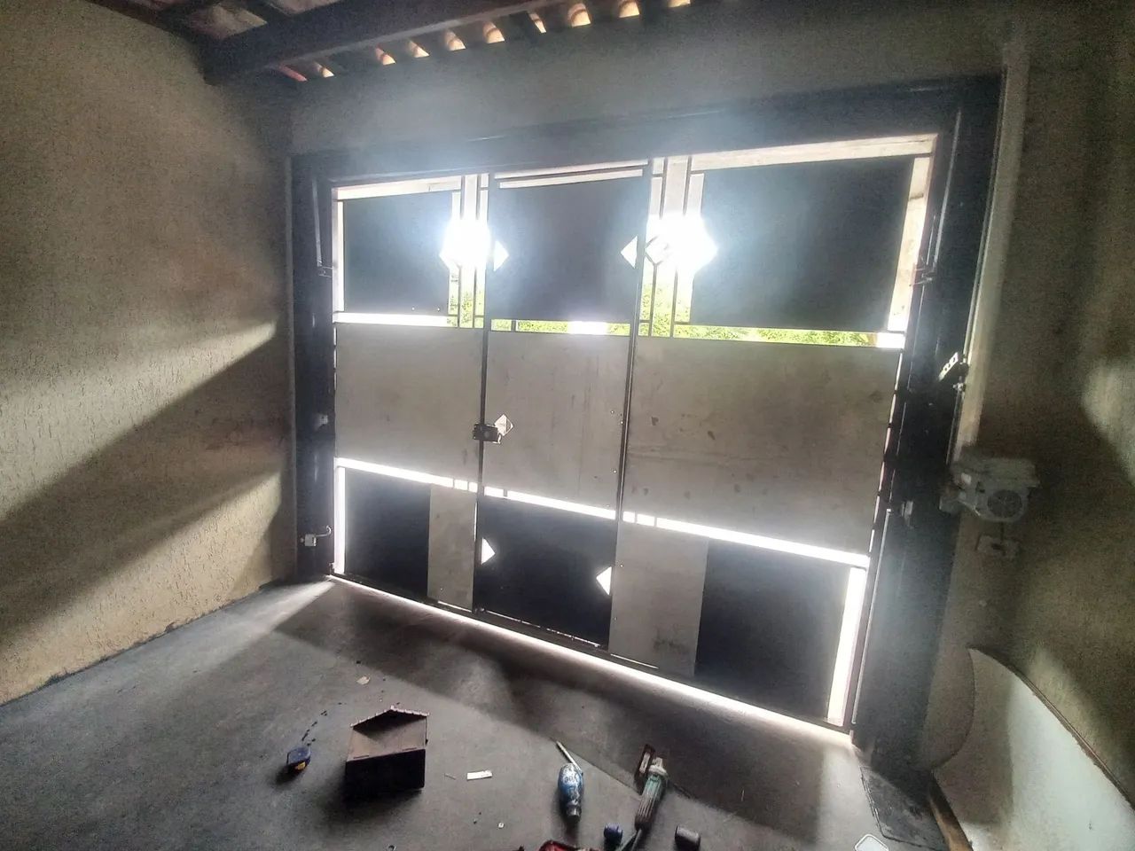 Revisão limpeza de telhado e instalação de calhas e rufos  - Foto 5