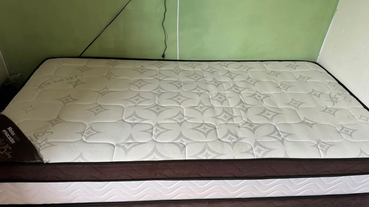 Vendo cama solteirão molas ensacadas  - Foto 4