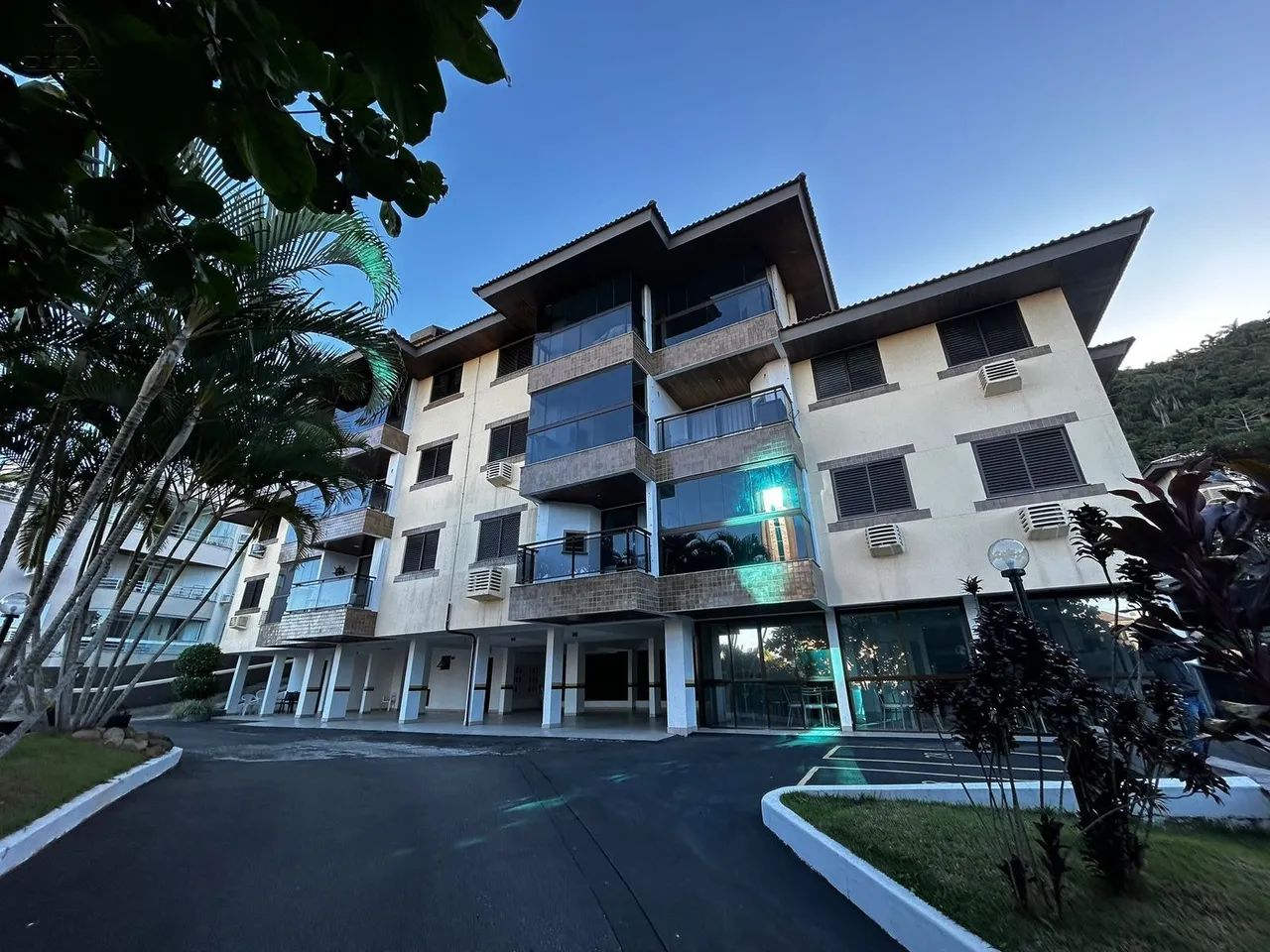 Apartamento 3 dormitórios - Praia Brava - Foto 2