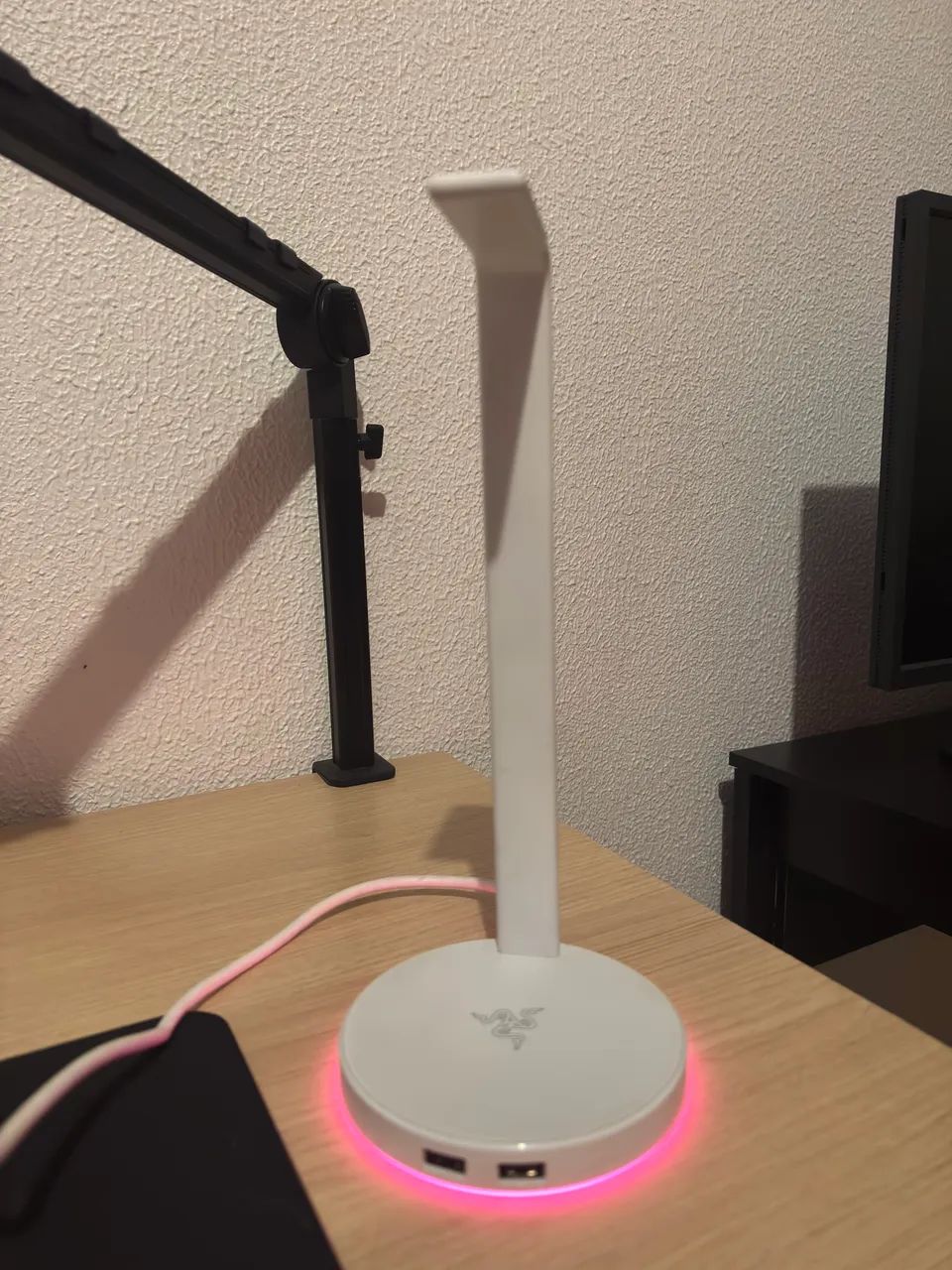 Razer Base Station V2 Chroma Mercury - Foto 2