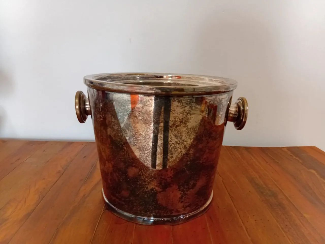 Balde de Gelo Vintage em Metal Prateado com Pátina rústica - Foto 2