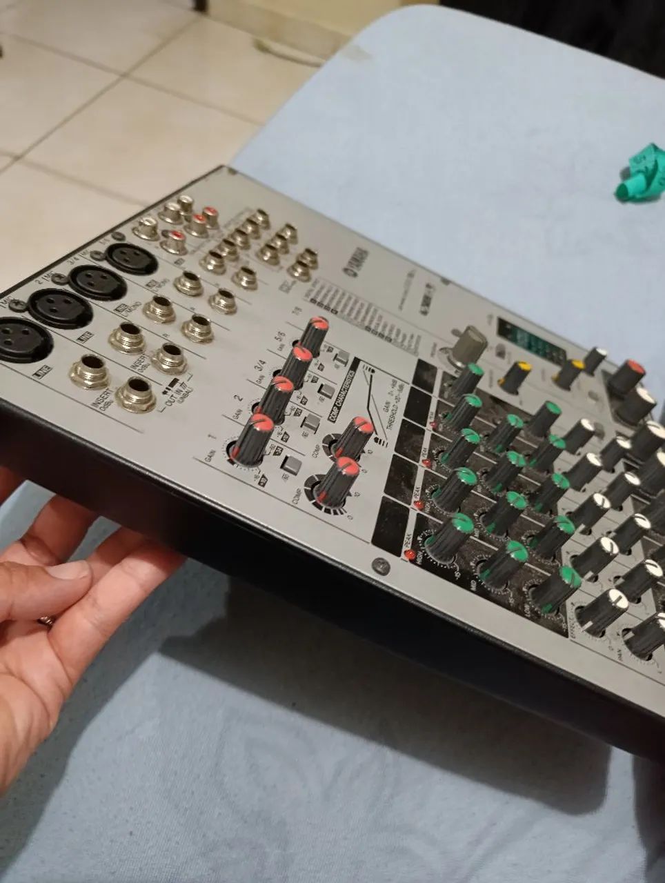 Mesa Yamaha USB mixing Studio MW8CX - Equipamentos e Acessórios de