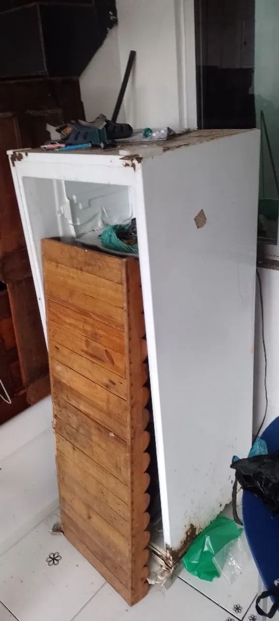 Geladeira precisando de reparos 