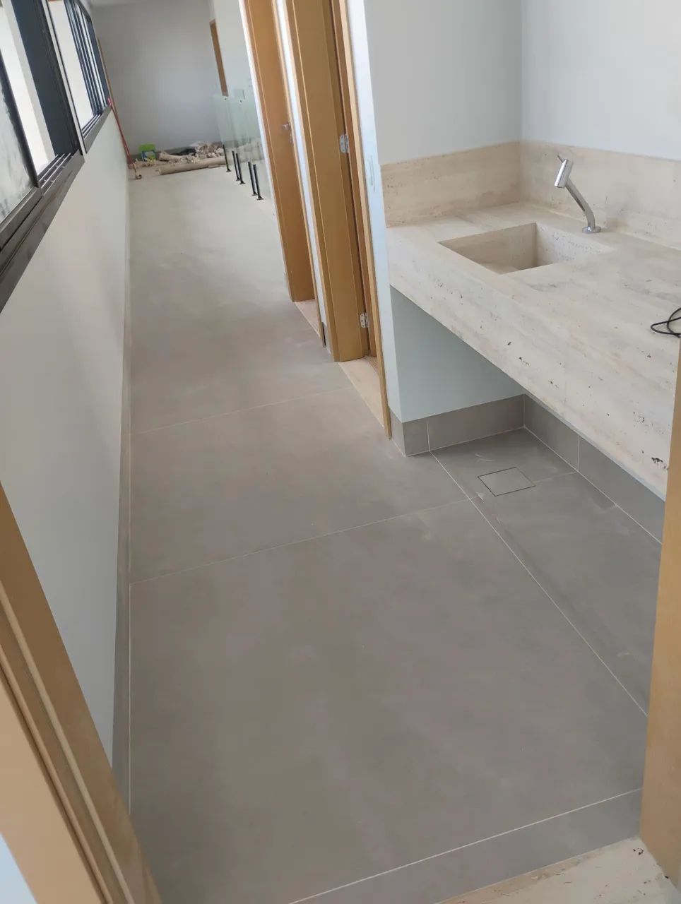 Pedreiro azulejista disponível 