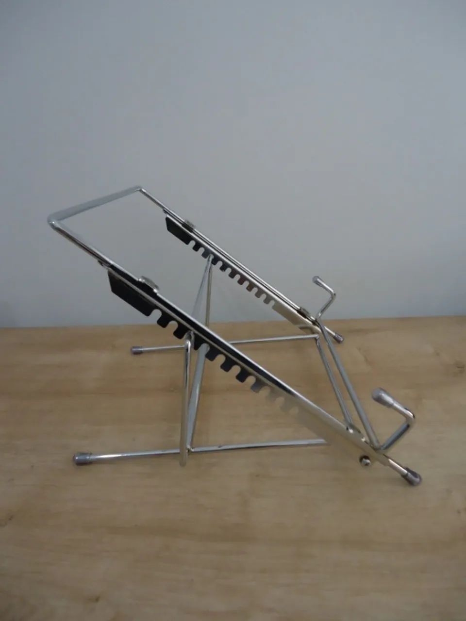 Suporte Para Notebook Ergonômico Cromado - Foto 4