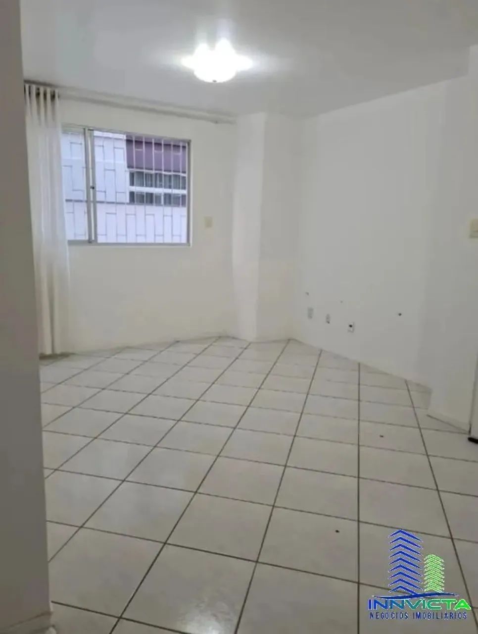 Apartamento em Coqueiros - Foto 2