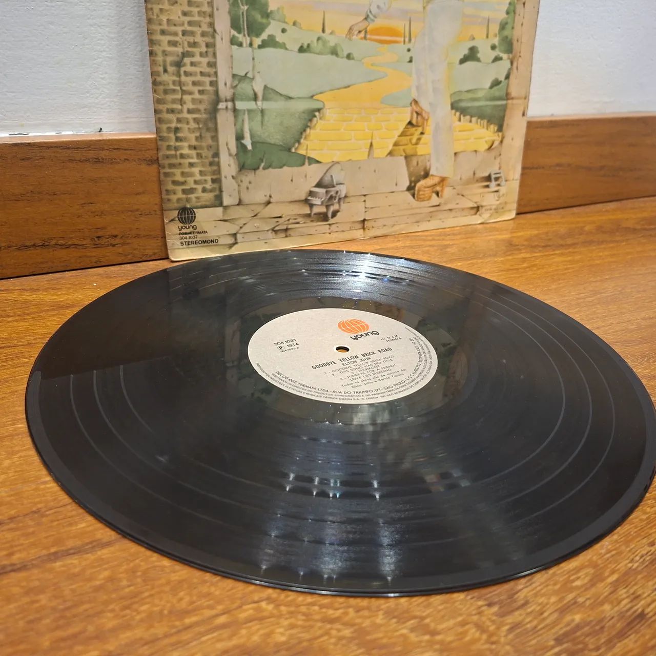 LP Goodbye Yellow Brick Road/ Elton John (1974) - Foto 3