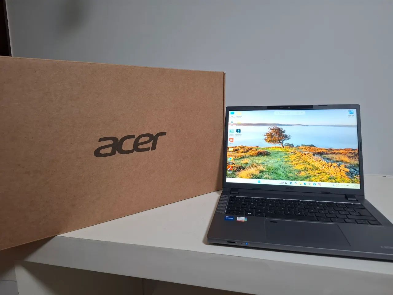 Vendo notebook Acer Travelmate mod.: n22024 - Foto 2