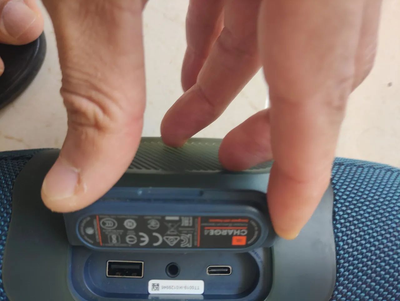 Caixa de som JBL charge 4 a prova água original - Foto 5