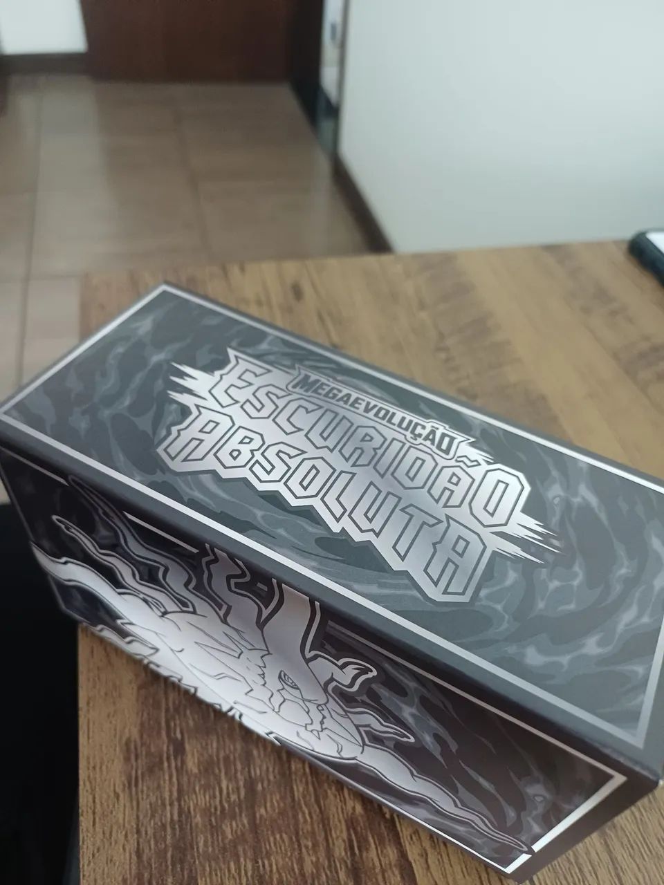 ETB de escuridão absoluta com 600 cartas  - Foto 2
