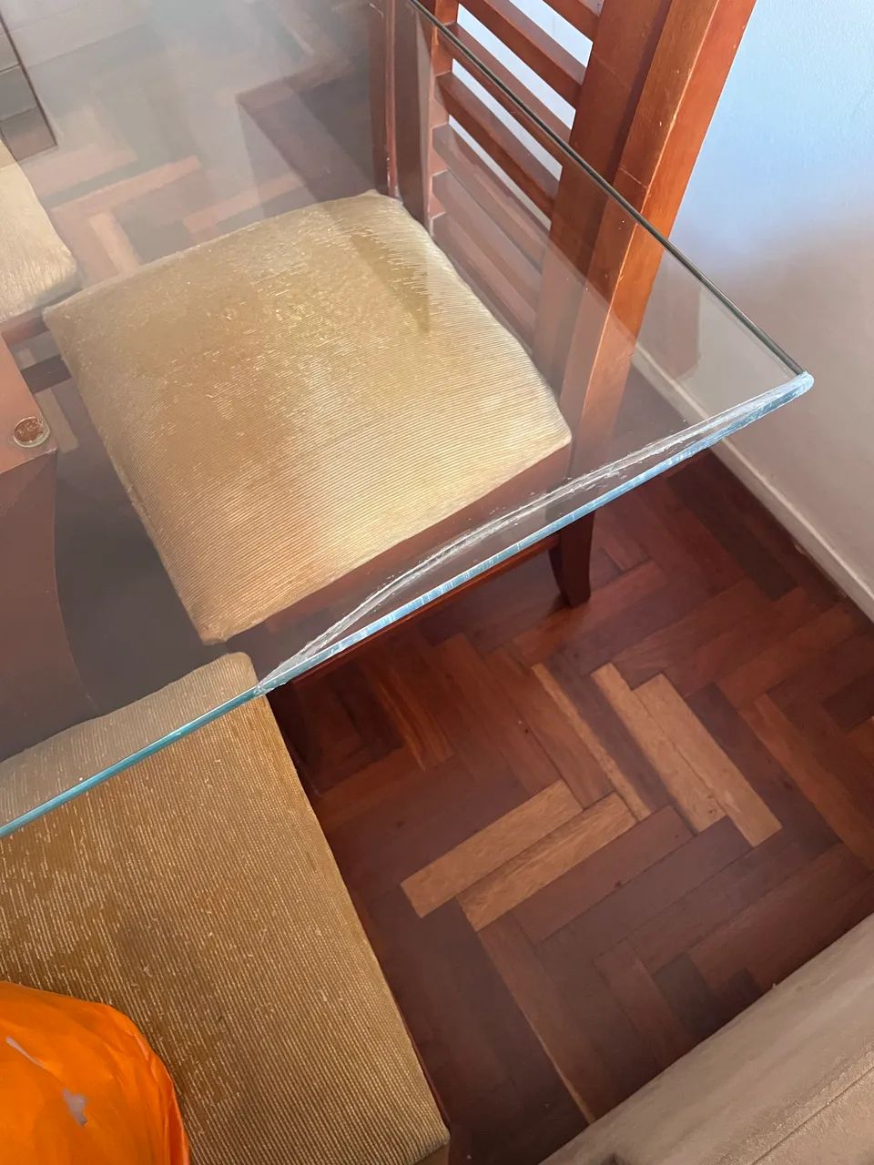 Mesa de jantar vidro e madeira 6 lugares  - Foto 3