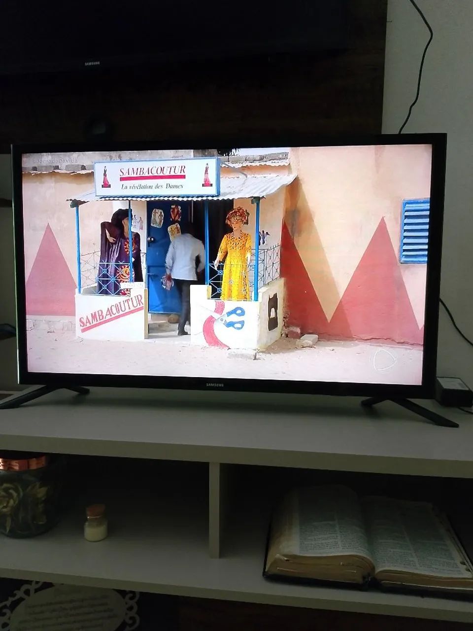 Vendo tv esmart 32 polegadas 