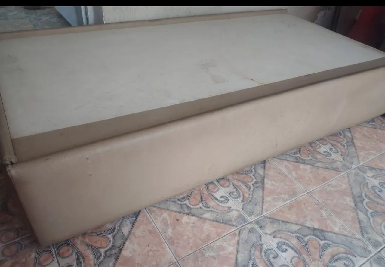 220,00 Cama solteiro  com baú gaveta forrada couro.  - Foto 4