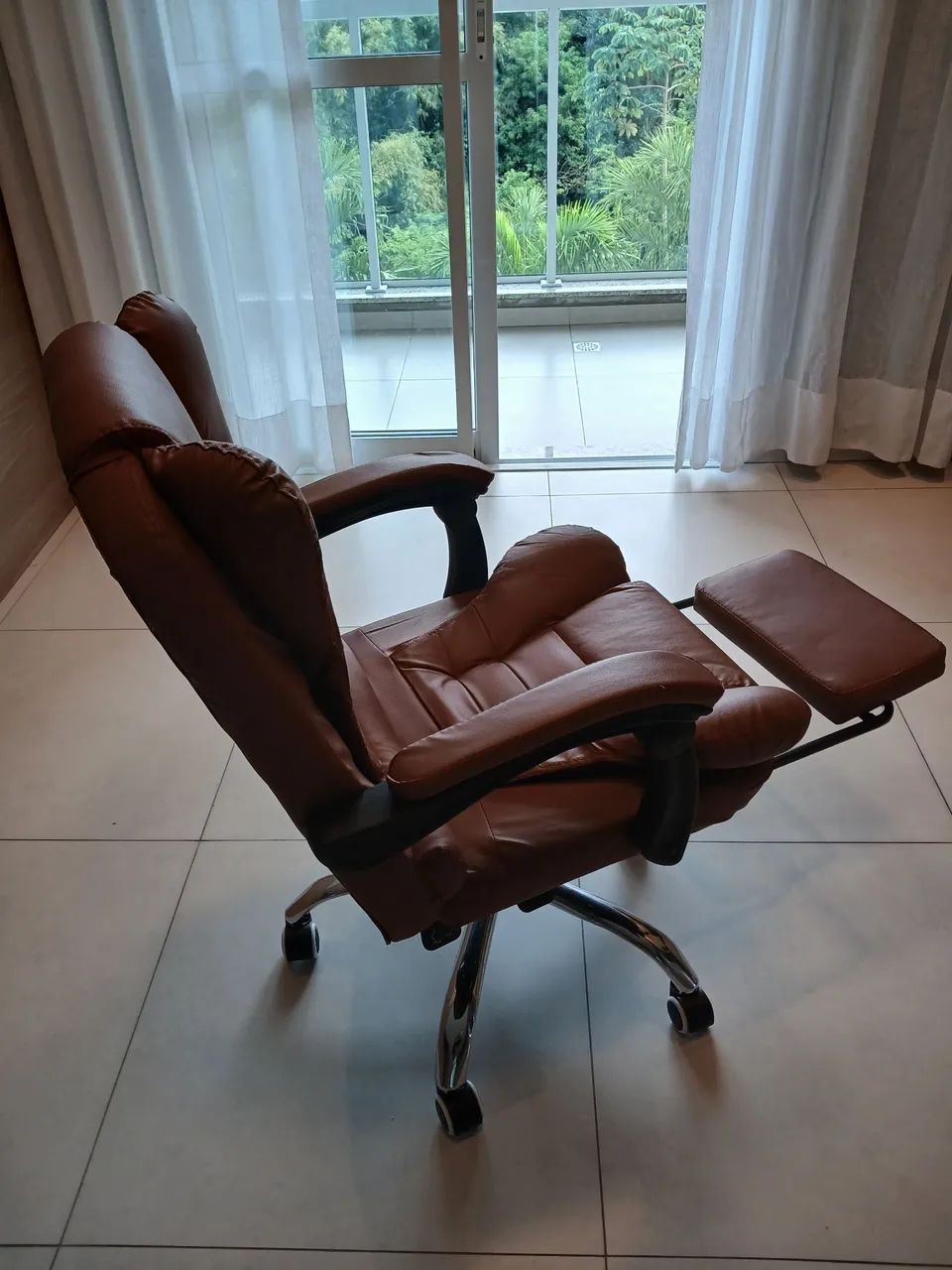 Cadeira estofada para escritório  - Foto 3