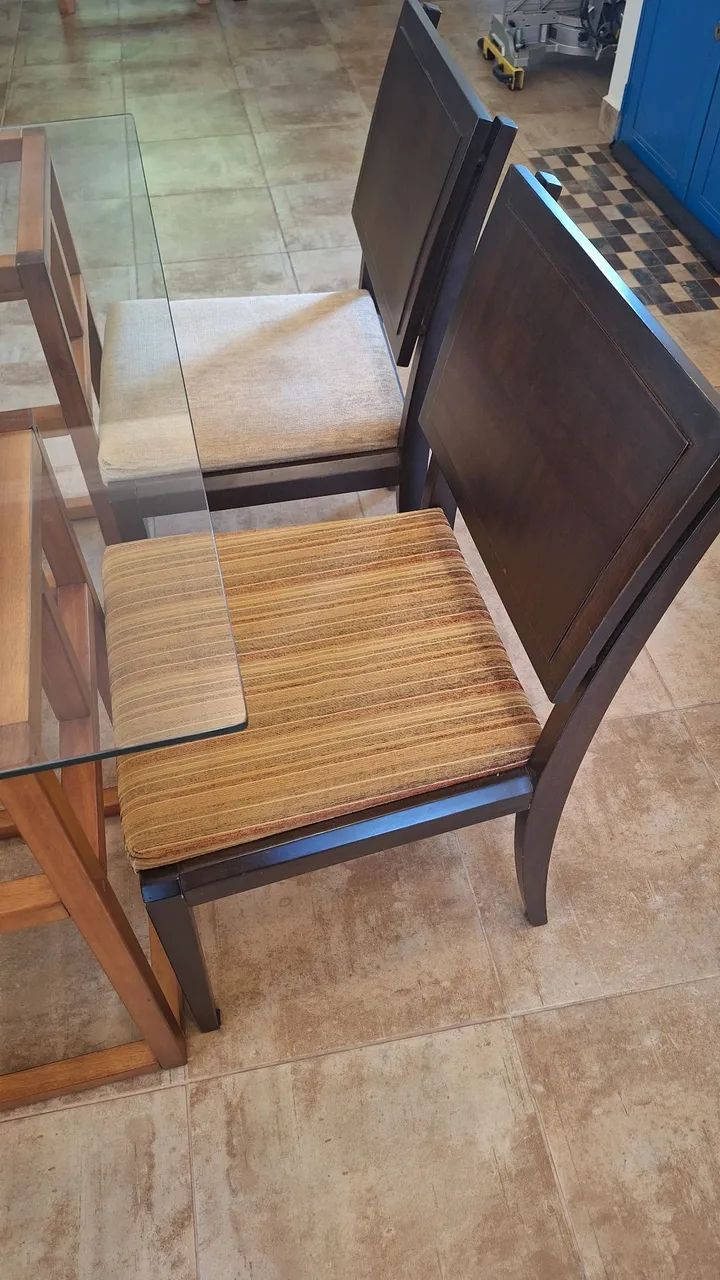 Mesa de jantar Tok Stok + 4 Cadeiras - Foto 3