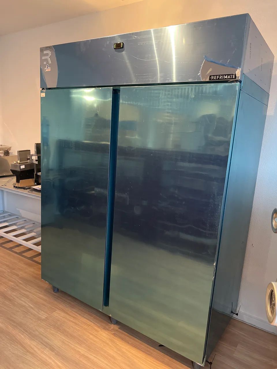 Câmara refrigerada - carnes - 1,900 litros - Nova 