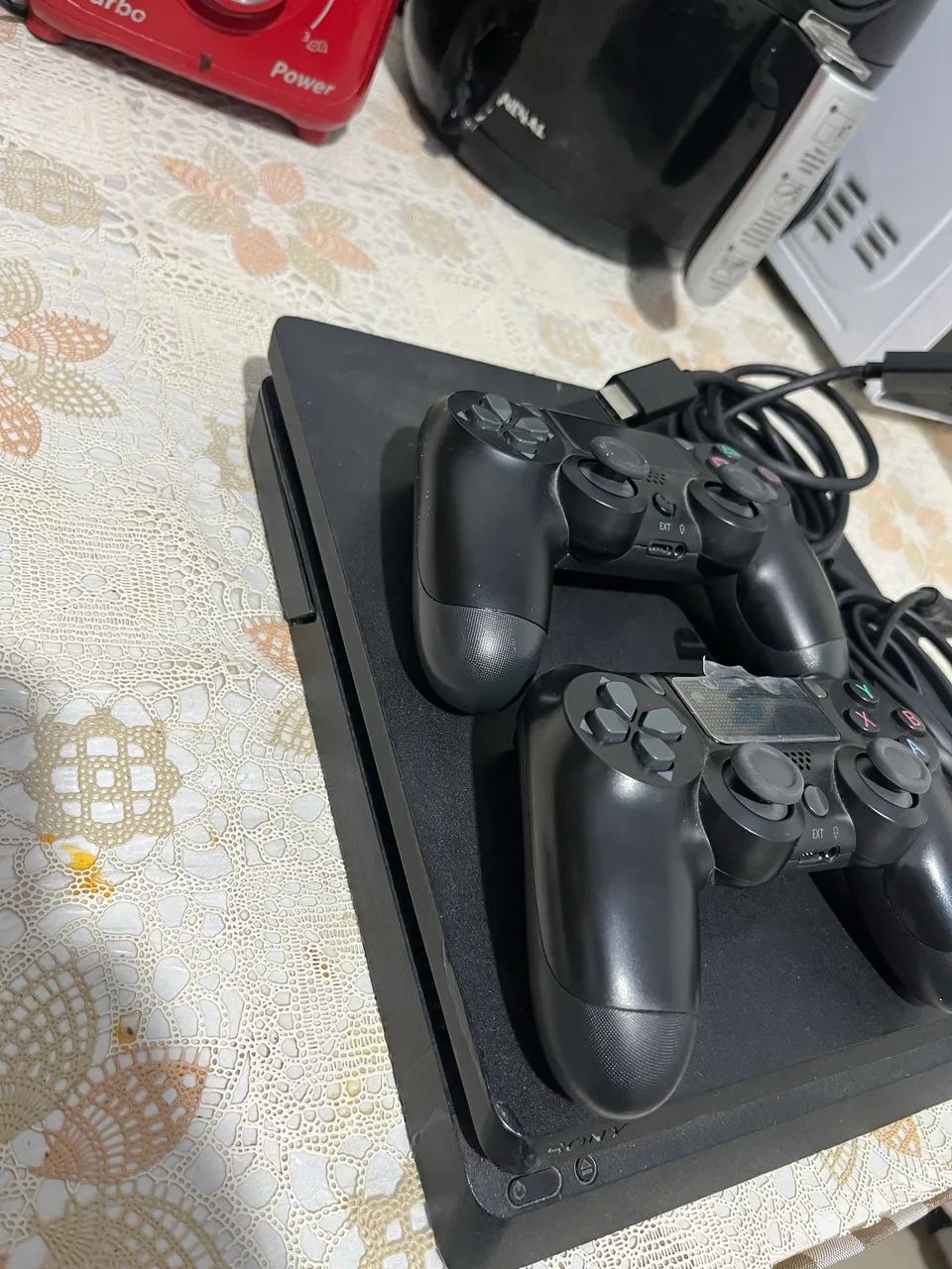 PlayStation 4 Slim + 2 Controles  - Foto 4