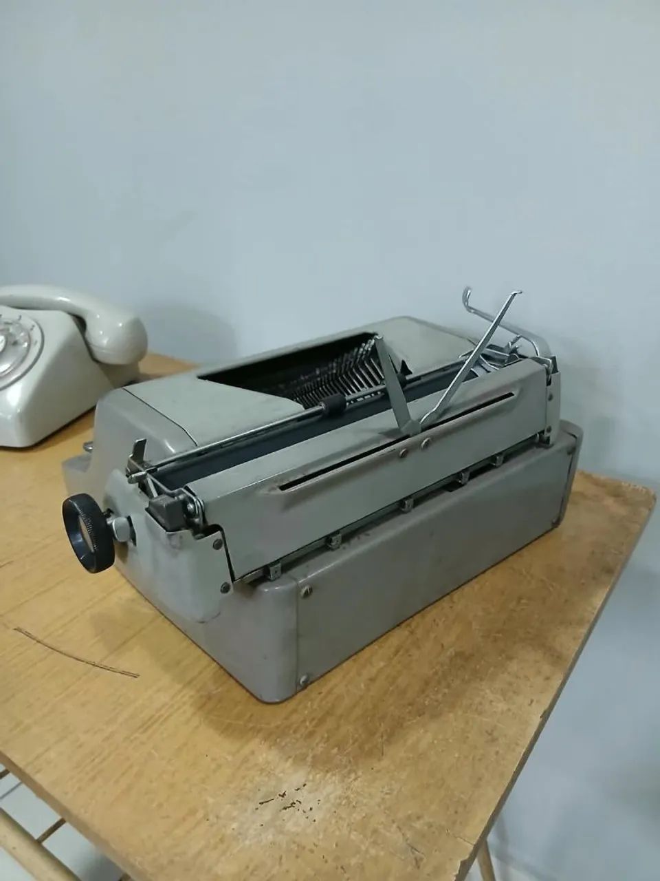 Máquina de escrever antiga - Foto 4