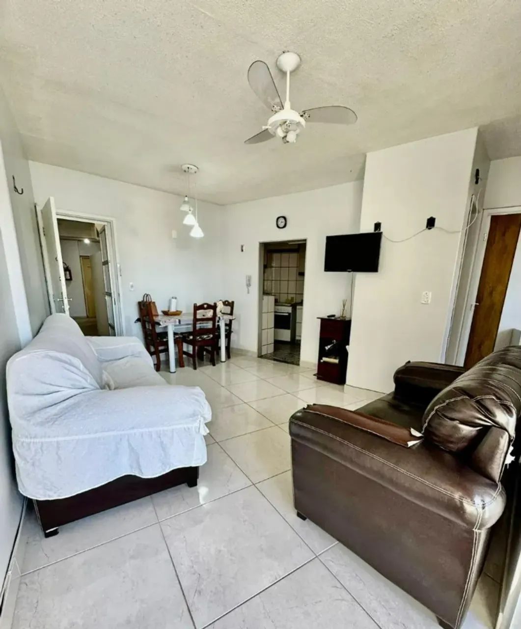 Imóvel para aluguel com 68 metros quadrados com 2 quartos em Centro - Guarapari - ES