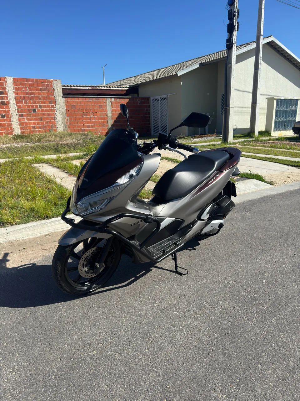 PCX 2022 DLX - Foto 3