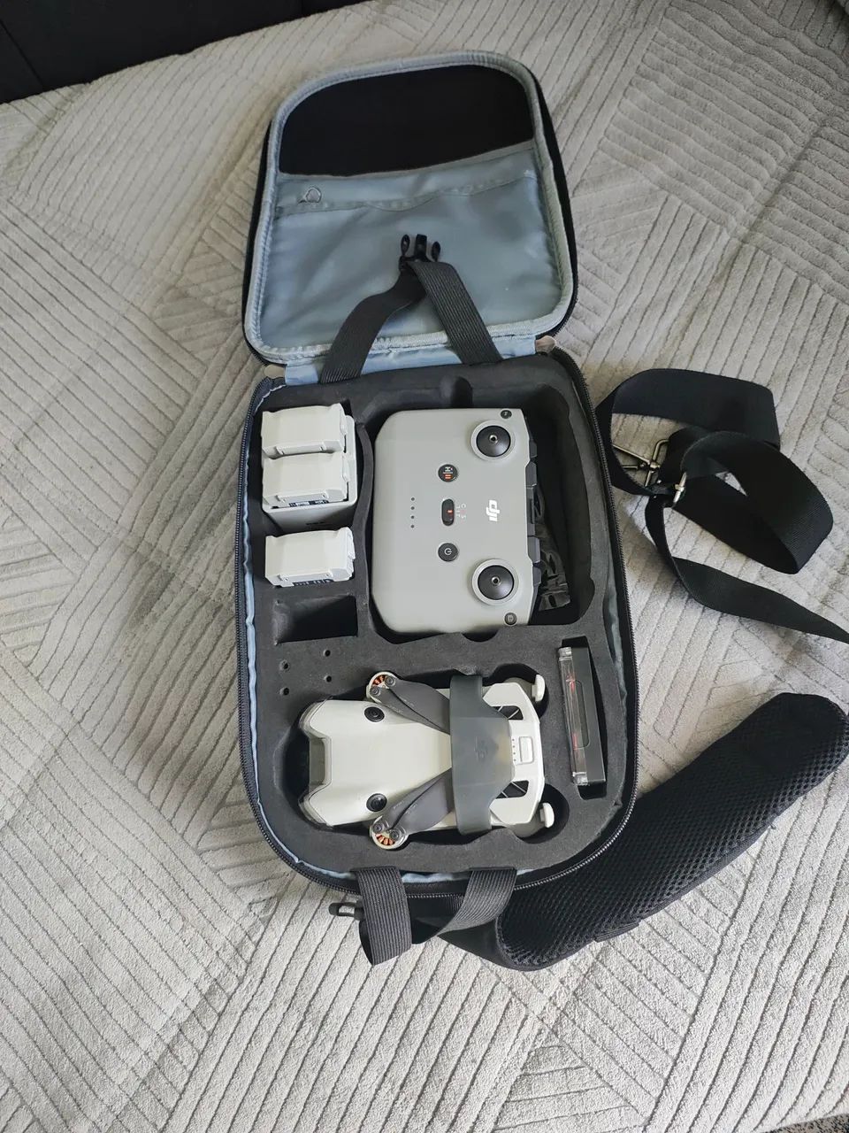 Vendo dronedji mini 4 pro combo completo+bateria plus 