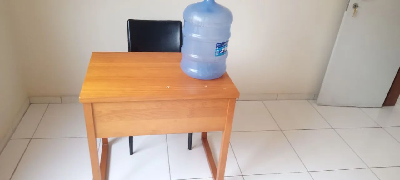 Mesa de estudos  - Foto 3