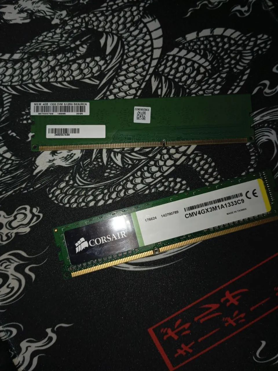 Dois pentes de 4gb DDR3 totalizando 8gb 