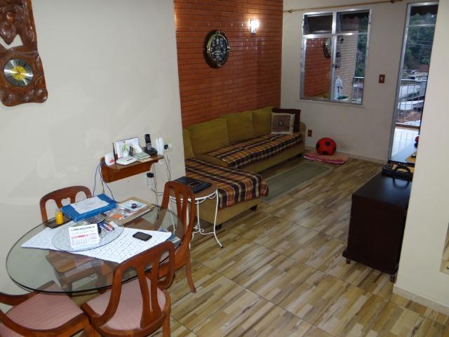 Casa com 2 moradias, 4 vagas e 1 salão de festas no Bairro Castrioto - Foto 3