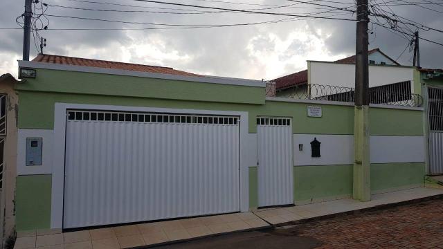 Linda casa no conj. Tucumã