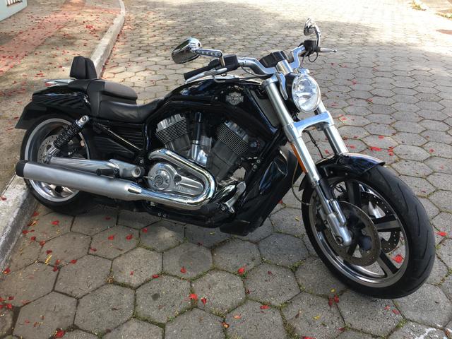 Harley-Davidson V-rod 1250cc bem abaixo da tabela 37 mil km rodados