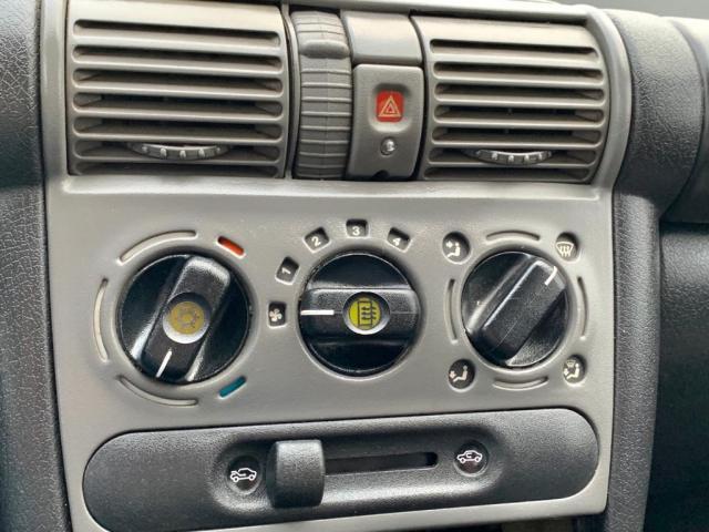 Corsa Sedan 1.0 - 2005 - Foto 15