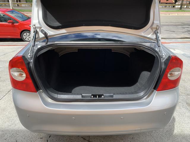 Focus Sedan GLX 2.0 Automático 2013/2013 - Foto 15