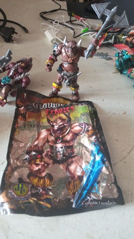 Bonecos gladiador e zumbi dtc 6 bonecos - Foto 4