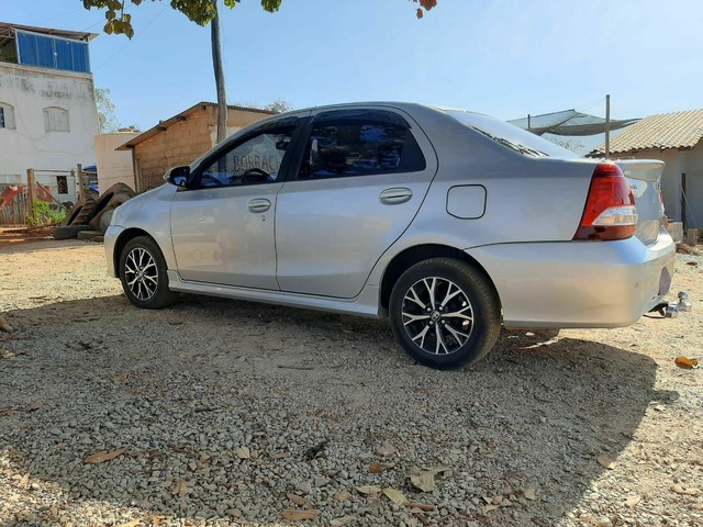 VENDO TOYOTA ETIOS 2018