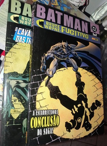 Batman Bruce Wayne fugitivo Mini série em 2 edições. - Livros e revistas -  Joaquim Távora, Fortaleza 917527677 | OLX