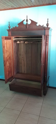 guarda roupa antigo madeira maciça - Foto 5