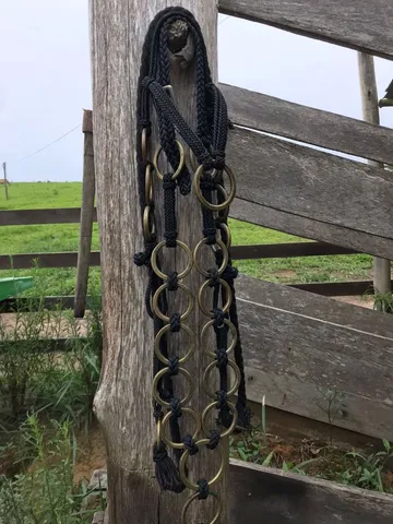 Traia De Frente Para Qualquer Raça De Cavalo Cabeçada Com Regulagem Amarela